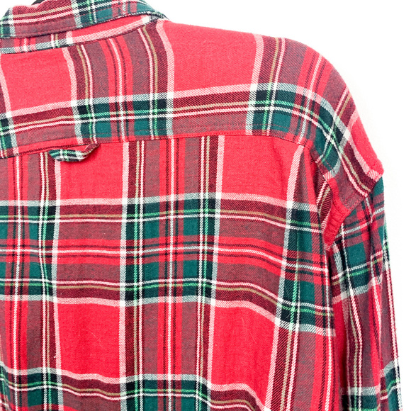 Old Navy Regular Fit Red & Green Plaid Button-Up - Picture 10 of 11